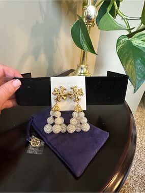 Tory Burch Gold Tone & White Pearl Cluster Drop Earrings